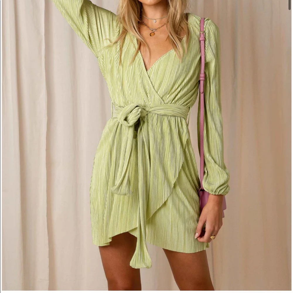 💚 🪩NWT peppermayo dolce vita mini dress in sage size 8